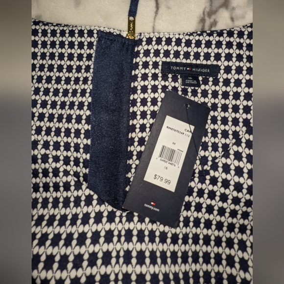 Tommy Hilfiger Dress, Size Medium. NWT - Picture 4 of 6